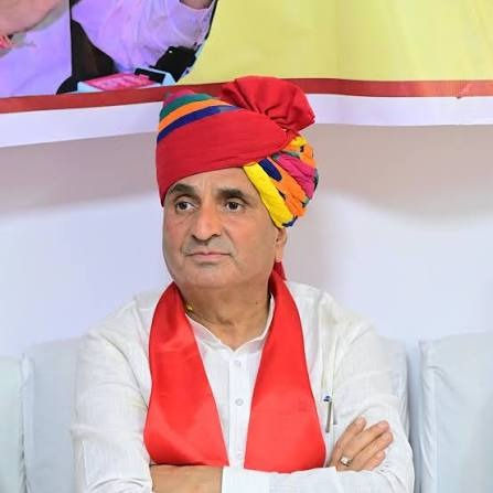 अजमेर मेयर चुनाव से पहले सियासी हलचल, कांग्रेस ने 42 पार्षदों को बेंगलुरु भेजा, 21 सितंबर को होगा मतदान अजमेर मेयर चुनाव से पहले सियासी हलचल, कांग्रेस ने 42 पार्षदों को बेंगलुरु भेजा, 21 सितंबर को होगा मतदान