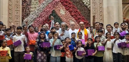 केंद्रीय राज्य मंत्री कृष्णपाल गुर्जर ने दिव्यांगजनों के बीच मनाया पीएम मोदी का जन्मदिन, बांटी 500 ई-स्कूटी केंद्रीय राज्य मंत्री कृष्णपाल गुर्जर ने दिव्यांगजनों के बीच मनाया पीएम मोदी का जन्मदिन, बांटी 500 ई-स्कूटी