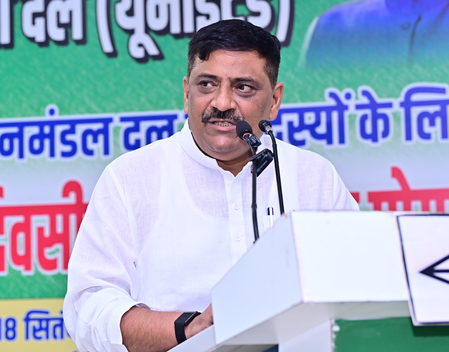 दिल्ली चलने की बात कर रही कांग्रेस को मिला पटना छोड़ो और कर्नाटक छोड़ो का संदेश  संजय झा