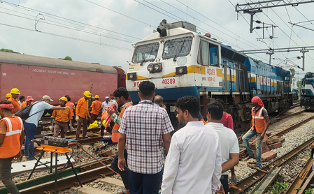 पुणे-हडपसर रेल यात्रियों के लिए बड़ा अपडेट, मेगा ब्लॉक के कारण 25 ट्रेनों के बदले रूट, कई के समय में बदलाव पुणे-हडपसर रेल यात्रियों के लिए बड़ा अपडेट, मेगा ब्लॉक के कारण 25 ट्रेनों के बदले रूट, कई के समय में बदलाव