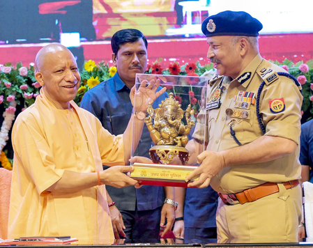 हर सप्ताह होगा बड़ा भर्ती इवेंट, छह महीने में एक लाख युवाओं को सरकारी नौकरी सीएम योगी हर सप्ताह होगा बड़ा भर्ती इवेंट, छह महीने में एक लाख युवाओं को सरकारी नौकरी सीएम योगी