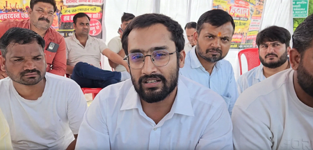 मिनरल रूल्स 2022 के तहत भारी जुर्माने पर ट्रांसपोर्ट यूनियन नाराज, 4.30 लाख की पेनल्टी हटाने की मांग मिनरल रूल्स 2022 के तहत भारी जुर्माने पर ट्रांसपोर्ट यूनियन नाराज, 4.30 लाख की पेनल्टी हटाने की मांग