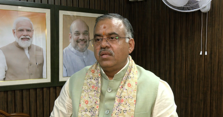 राहुल गांधी के कार्यक्रम पर भड़की भाजपा, तरुण चुघ बोले- हताशा में अपना स्तर गिरा रहे हैं राहुल गांधी के कार्यक्रम पर भड़की भाजपा, तरुण चुघ बोले- हताशा में अपना स्तर गिरा रहे हैं