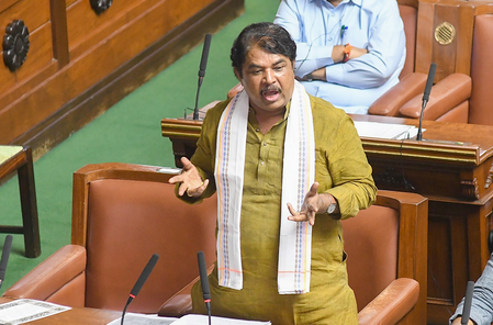 गृह लक्ष्मी योजना सत्यापन को पति के आधार लिंक पर विचार कर रही कर्नाटक सरकार, भाजपा ने परेशान करने का लगाया आरोप गृह लक्ष्मी योजना सत्यापन को पति के आधार लिंक पर विचार कर रही कर्नाटक सरकार, भाजपा ने परेशान करने का लगाया आरोप