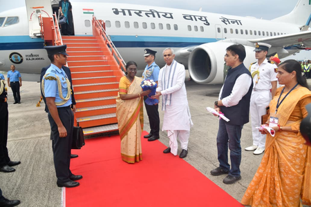 राष्ट्रपति द्रौपदी मुर्मु पहुंची एकतानगर, मंगलवार को 72वें नेशनल फिल्म अवॉर्ड्स सेरेमनी में होंगी शामिल राष्ट्रपति द्रौपदी मुर्मु पहुंची एकतानगर, मंगलवार को 72वें नेशनल फिल्म अवॉर्ड्स सेरेमनी में होंगी शामिल