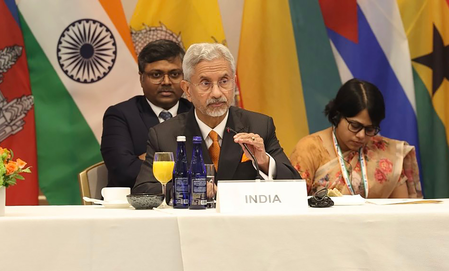 यूएन साइबर अपराध कन्वेंशन पर विदेश मंत्री जयशंकर ने किए हस्ताक्षर, डिजिटल सुरक्षा में बढ़ेगा वैश्विक सहयोग यूएन साइबर अपराध कन्वेंशन पर विदेश मंत्री जयशंकर ने किए हस्ताक्षर, डिजिटल सुरक्षा में बढ़ेगा वैश्विक सहयोग
