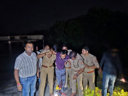 उत्तर प्रदेश गोंडा में मुठभेड़ के बाद तीन गौतस्कर गिरफ्तार, बहराइच में शातिर अपराधी पुलिस की गोली लगने से घायल उत्तर प्रदेश गोंडा में मुठभेड़ के बाद तीन गौतस्कर गिरफ्तार, बहराइच में शातिर अपराधी पुलिस की गोली लगने से घायल