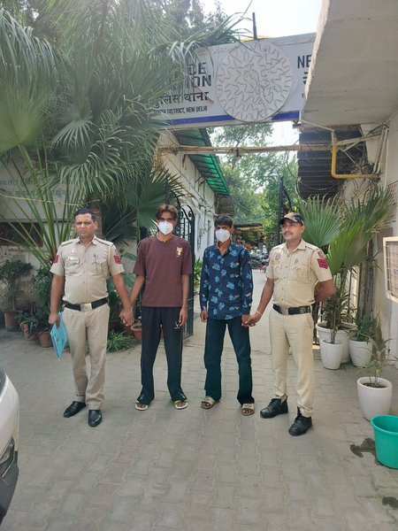 दिल्ली में नेब सराय पुलिस ने दो वाहन चोरों को दबोचा, चोरी की बाइक बरामद दिल्ली में नेब सराय पुलिस ने दो वाहन चोरों को दबोचा, चोरी की बाइक बरामद