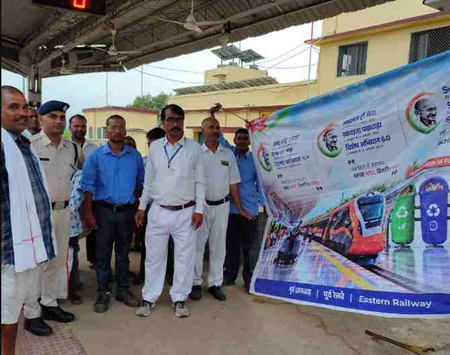स्वच्छता ही सेवा 2026 मालदा रेल मंडल ने चलाया जागरूकता अभियान, स्थानीय निवासियों समेत यात्रियों को दिया सफाई का संदेश