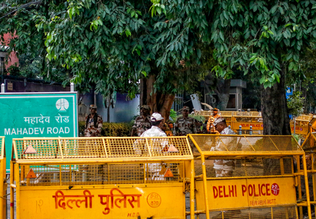 दिल्ली फोटो मॉर्फिंग मामले में अभिजीत, सौरभ और आशुतोष के खिलाफ एफआईआर दर्ज, सख्त कार्रवाई की मांग दिल्ली फोटो मॉर्फिंग मामले में अभिजीत, सौरभ और आशुतोष के खिलाफ एफआईआर दर्ज, सख्त कार्रवाई की मांग