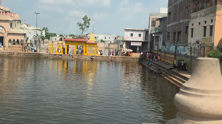 पितृ पक्ष 2026 मणिपुर के वैष्णवों की अनूठी आस्था, ब्रज के राधा कुंड में तर्पण और शिव कुंड में करते हैं अस्थि विसर्जन पितृ पक्ष 2026 मणिपुर के वैष्णवों की अनूठी आस्था, ब्रज के राधा कुंड में तर्पण और शिव कुंड में करते हैं अस्थि विसर्जन