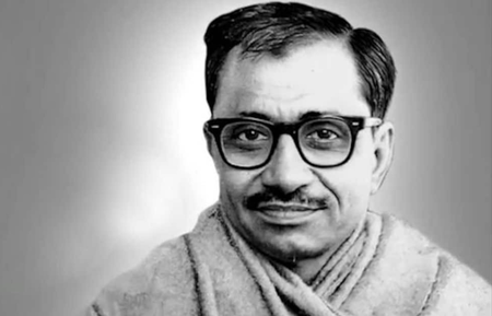 दीनदयाल उपाध्याय को उपराष्ट्रपति ने दी श्रद्धांजलि, कहा- राष्ट्र निर्माण की यात्रा को प्रेरित करते हैं उनके आदर्श दीनदयाल उपाध्याय को उपराष्ट्रपति ने दी श्रद्धांजलि, कहा- राष्ट्र निर्माण की यात्रा को प्रेरित करते हैं उनके आदर्श