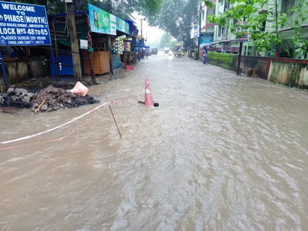 जमशेदपुर में खरकई नदी खतरे के निशान के ऊपर, जलाशयों का पानी छोड़े जाने से बाढ़ का खतरा जमशेदपुर में खरकई नदी खतरे के निशान के ऊपर, जलाशयों का पानी छोड़े जाने से बाढ़ का खतरा