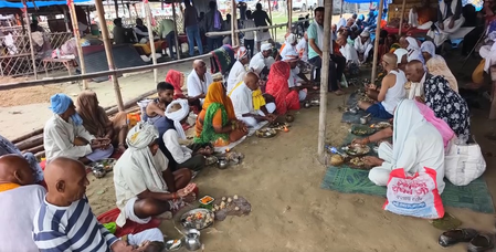 पितृपक्ष 2026 यूपी के इन तीर्थ स्थानों पर पिंडदान से मिलती है पितरों को मुक्ति, जानिए मान्यता और महत्व पितृपक्ष 2026 यूपी के इन तीर्थ स्थानों पर पिंडदान से मिलती है पितरों को मुक्ति, जानिए मान्यता और महत्व