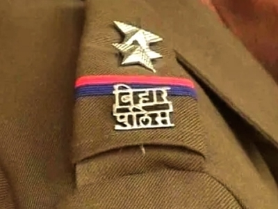मधुबनी में लड़की से मारपीट का वीडियो वायरल, चार आरोपियों की पहचान; गिरफ्तारी के लिए छापेमारी मधुबनी में लड़की से मारपीट का वीडियो वायरल, चार आरोपियों की पहचान; गिरफ्तारी के लिए छापेमारी