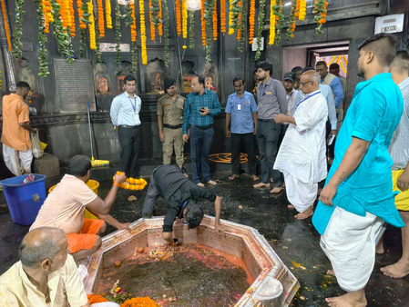 बिहार गयाजी में पितृपक्ष मेला के पहले दिन देवघाट पर उमड़े श्रद्धालु, बारिश के बीच प्रशासन ने संभाली व्यवस्था