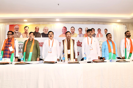 उत्तर प्रदेश शिक्षक-स्नातक एमएलसी चुनाव में भाजपा ने कसी कमर, पन्ना प्रमुख से लेकर बूथ प्रबंधन तक बनी रणनीति