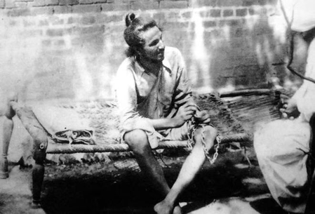 शहीद-ए-आजम भगत सिंह बहरों को जगाने के लिए असेंबली में फेंका था बम, 23 साल का नौजवान जिससे डरती थी ब्रिटिश हुकुमत शहीद-ए-आजम भगत सिंह बहरों को जगाने के लिए असेंबली में फेंका था बम, 23 साल का नौजवान जिससे डरती थी ब्रिटिश हुकुमत