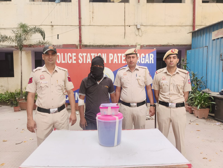 ऑपरेशन कवच के तहत दिल्ली पुलिस ने 22 मामलों में वांछित अपराधी को 1.38 किलो गांजे के साथ किया गिरफ्तार ऑपरेशन कवच के तहत दिल्ली पुलिस ने 22 मामलों में वांछित अपराधी को 1.38 किलो गांजे के साथ किया गिरफ्तार