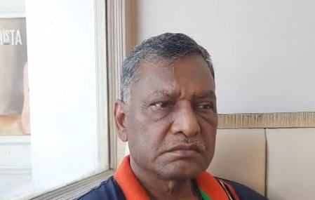सीईसी ज्ञानेश कुमार के इस्तीफे की मांग पर अड़ी कांग्रेस, राहुल गांधी के आरोपों का सांसदों ने किया समर्थन सीईसी ज्ञानेश कुमार के इस्तीफे की मांग पर अड़ी कांग्रेस, राहुल गांधी के आरोपों का सांसदों ने किया समर्थन