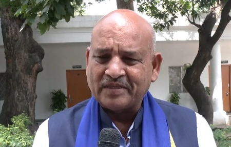 किसी संवैधानिक संस्था पर सवाल उठे तो जवाब उसके प्रमुख को ही देना चाहिए करमवीर बौद्ध किसी संवैधानिक संस्था पर सवाल उठे तो जवाब उसके प्रमुख को ही देना चाहिए करमवीर बौद्ध