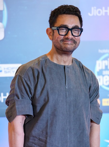 आमिर खान ने बताया, पहली मुलाकात में 12 साल की करीना कपूर लगी थीं बेहद क्यूट आमिर खान ने बताया, पहली मुलाकात में 12 साल की करीना कपूर लगी थीं बेहद क्यूट