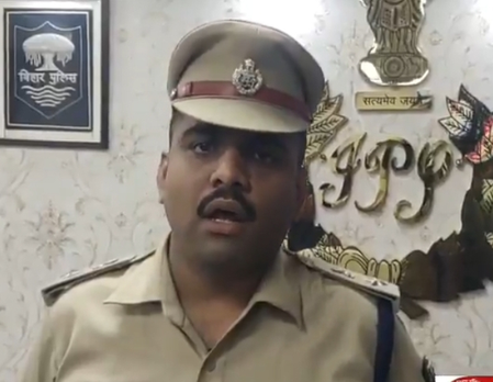 बिहार मंदार पर्वत वायरल वीडियो मामले में मुख्य आरोपी समेत तीन गिरफ्तार, दो विधि-विरुद्ध बालक निरुद्ध बिहार मंदार पर्वत वायरल वीडियो मामले में मुख्य आरोपी समेत तीन गिरफ्तार, दो विधि-विरुद्ध बालक निरुद्ध