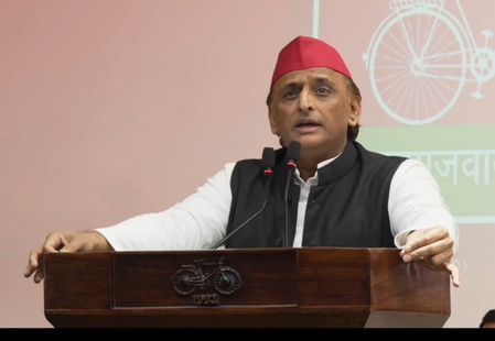 फॉर्म-7 के जरिए सपा समर्थकों के वोट काटे गए, 2022 में चुनाव आयोग की गड़बड़ी से नहीं बन सकी सरकार अखिलेश फॉर्म-7 के जरिए सपा समर्थकों के वोट काटे गए, 2022 में चुनाव आयोग की गड़बड़ी से नहीं बन सकी सरकार अखिलेश