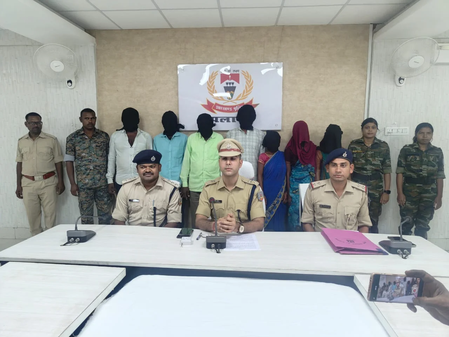 पलामू हत्याकांड प्रताड़ना से तंग आकर 10 लाख की सुपारी देकर कराई पति की हत्या, सात गिरफ्तार पलामू हत्याकांड प्रताड़ना से तंग आकर 10 लाख की सुपारी देकर कराई पति की हत्या, सात गिरफ्तार
