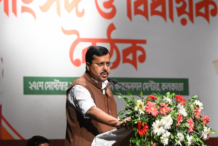 बंगाल दौरे पर नितिन नवीन, विकास से लेकर कानून-व्यवस्था और सीमा सुरक्षा पर मंथन बंगाल दौरे पर नितिन नवीन, विकास से लेकर कानून-व्यवस्था और सीमा सुरक्षा पर मंथन