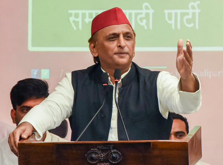 शंकराचार्य के अपमान पर बोले अखिलेश यादव- सत्ता का अहंकार चूर-चूर करेगा सनातन समाज शंकराचार्य के अपमान पर बोले अखिलेश यादव- सत्ता का अहंकार चूर-चूर करेगा सनातन समाज