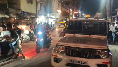 महाराष्ट्र धुले में अवैध सट्टा अड्डे पर सरेआम फायरिंग, सीसीटीवी फुटेज जब्त महाराष्ट्र धुले में अवैध सट्टा अड्डे पर सरेआम फायरिंग, सीसीटीवी फुटेज जब्त