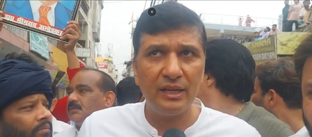दिल्ली के आली गांव में घरों को मिले नोटिस का आम आदमी पार्टी ने किया विरोध, लोगों से मिले सौरभ भारद्वाज समेत कई नेता