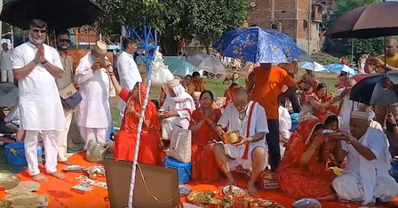 पितृपक्ष शुरू होते ही गया जी में उमड़ा आस्था का सैलाब, चौथे दिन हजारों श्रद्धालुओं ने किए पिंडदान पितृपक्ष शुरू होते ही गया जी में उमड़ा आस्था का सैलाब, चौथे दिन हजारों श्रद्धालुओं ने किए पिंडदान