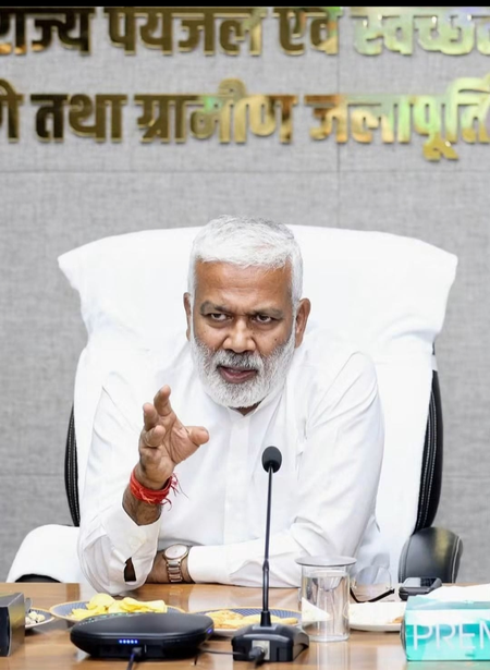 रोड रेस्टोरेशन में लापरवाही बर्दाश्त नहीं स्वतंत्र देव रोड रेस्टोरेशन में लापरवाही बर्दाश्त नहीं स्वतंत्र देव