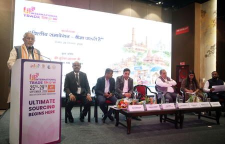 कमजोर और ग्रामीण वर्ग तक बीमा की पहुंच बढ़ाना जरूरी सुरेश खन्ना कमजोर और ग्रामीण वर्ग तक बीमा की पहुंच बढ़ाना जरूरी सुरेश खन्ना