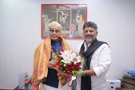 कर्नाटक एयरपोर्ट क्षेत्र के विकास के लिए सीएम डीके शिवकुमार ने रक्षा मंत्रालय से मांगी मंजूरी कर्नाटक एयरपोर्ट क्षेत्र के विकास के लिए सीएम डीके शिवकुमार ने रक्षा मंत्रालय से मांगी मंजूरी
