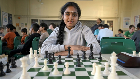 भारतीय मूल की बोधना शिवानंदन ने इतिहास रचा, 11 साल की उम्र में बनीं सबसे युवा महिला ग्रैंडमास्टर भारतीय मूल की बोधना शिवानंदन ने इतिहास रचा, 11 साल की उम्र में बनीं सबसे युवा महिला ग्रैंडमास्टर