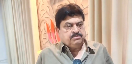 रेवंत रेड्डी के बयान पर सियासी घमासान, भाजपा बोली-देश को बांटने की कोशिश, कांग्रेस ने किया बचाव रेवंत रेड्डी के बयान पर सियासी घमासान, भाजपा बोली-देश को बांटने की कोशिश, कांग्रेस ने किया बचाव