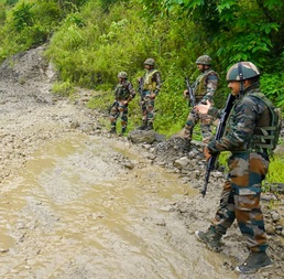अरुणाचल उग्रवादी हमले में असम राइफल्स का हवलदार शहीद, चार जवान घायल अरुणाचल उग्रवादी हमले में असम राइफल्स का हवलदार शहीद, चार जवान घायल