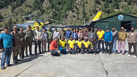 कालिंदी पास समेत पांच उच्च हिमालयी क्षेत्रों से 67 लोगों को सुरक्षित निकाला गया कालिंदी पास समेत पांच उच्च हिमालयी क्षेत्रों से 67 लोगों को सुरक्षित निकाला गया