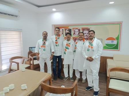 मध्य प्रदेश में कांग्रेस के पांच पार्षदों की हुई घर वापसी मध्य प्रदेश में कांग्रेस के पांच पार्षदों की हुई घर वापसी