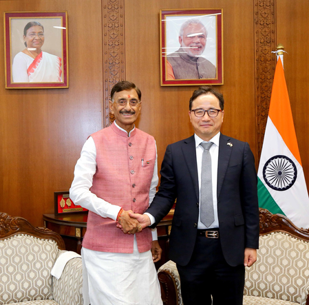 भारत और कोरिया ने रक्षा उद्योग और रसद सहयोग पर 10वीं संयुक्त समिति की बैठक की