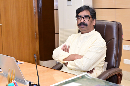 झारखंड बड़गाईं जमीन से जुड़े मनी लॉन्ड्रिंग केस में हेमंत सोरेन के खिलाफ आरोप तय, वीसी के जरिए अदालत में हुए उपस्थित झारखंड बड़गाईं जमीन से जुड़े मनी लॉन्ड्रिंग केस में हेमंत सोरेन के खिलाफ आरोप तय, वीसी के जरिए अदालत में हुए उपस्थित