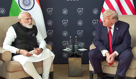 प्रधानमंत्री मोदी और राष्ट्रपति ट्रंप के बीच बातचीत, व्यापार, रक्षा, ऊर्जा समेत अन्य क्षेत्रों में द्विपक्षीय सहयोग पर हुई चर्चा प्रधानमंत्री मोदी और राष्ट्रपति ट्रंप के बीच बातचीत, व्यापार, रक्षा, ऊर्जा समेत अन्य क्षेत्रों में द्विपक्षीय सहयोग पर हुई चर्चा