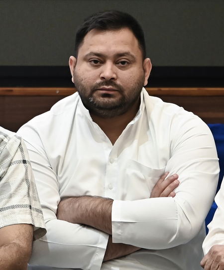 बिहार में अपराधियों का बोलबाला, सीएम के पास कोई विजन नहीं तेजस्वी यादव बिहार में अपराधियों का बोलबाला, सीएम के पास कोई विजन नहीं तेजस्वी यादव