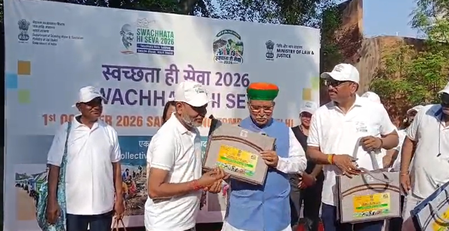 स्वच्छता ही सेवा अभियान दिल्ली में अलग-अलग जगह केंद्रीय मंत्रियों और सांसदों ने चलाया सफाई अभियान