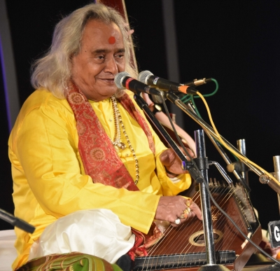 काशी के सुरों की दुनिया का बड़ा नाम थे छन्नूलाल मिश्र, पीएम मोदी के प्रस्तावक बनने की कहानी भी है दिलचस्प काशी के सुरों की दुनिया का बड़ा नाम थे छन्नूलाल मिश्र, पीएम मोदी के प्रस्तावक बनने की कहानी भी है दिलचस्प