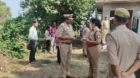 शाहजहांपुर मंदिर में दो साधुओं की निर्मम हत्या, जलाए शव, इलाके में सनसनी शाहजहांपुर मंदिर में दो साधुओं की निर्मम हत्या, जलाए शव, इलाके में सनसनी