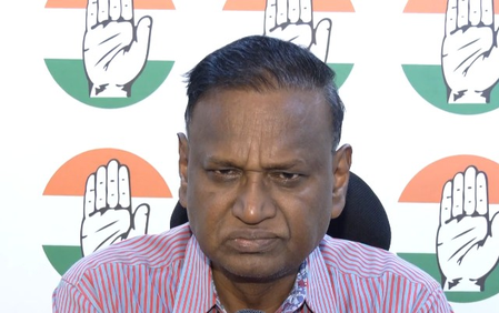 कैप्टन स्मित मच्छार के हौसले को सत्ता पक्ष और विपक्ष ने जमकर सराहा कैप्टन स्मित मच्छार के हौसले को सत्ता पक्ष और विपक्ष ने जमकर सराहा